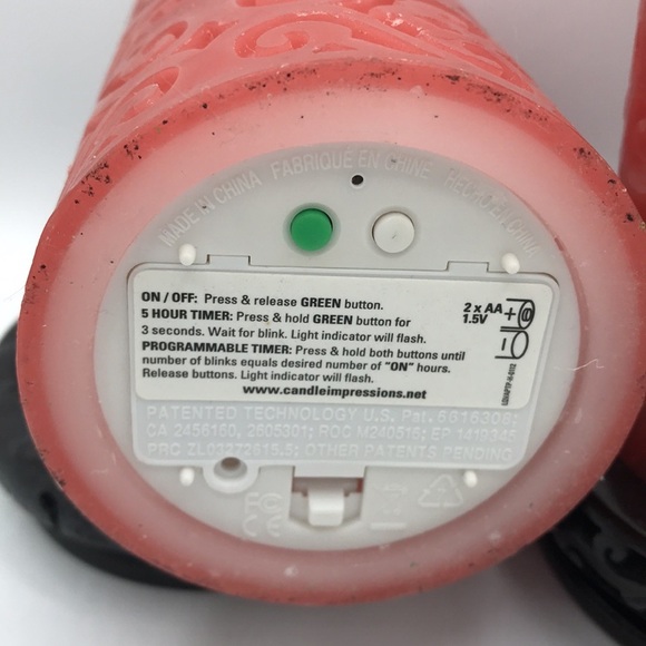 Pair of elegant flameless candles that glow from within - Picture 4 of 6